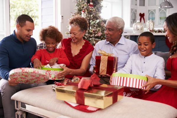 Nurturing Family Connections and Senior Safety During the Holidays